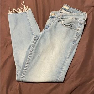 Levi’s size 25